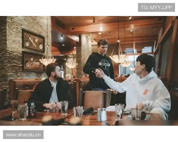 杨瀚森喝蛋白粉像喝水，冰箱里塞满牛排，这日子普通人过一天都得破产